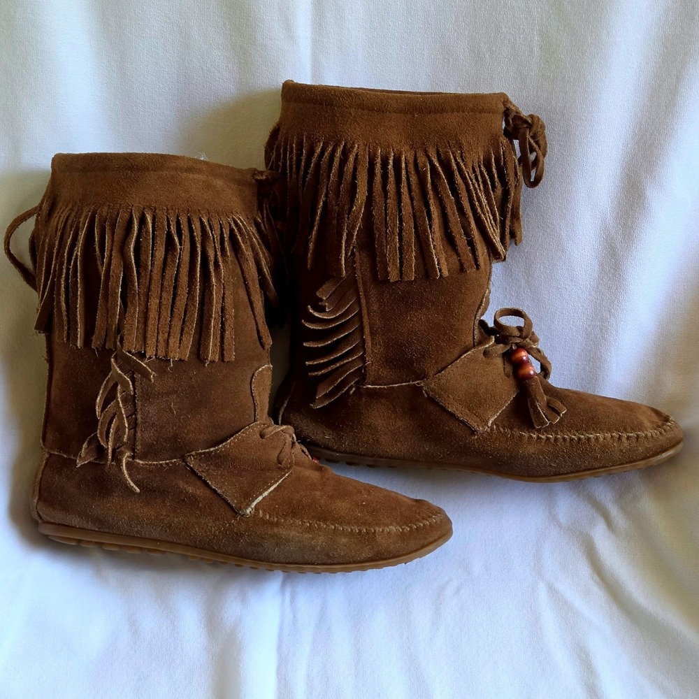 Minnetonka Moccasin Boots Women 9 Brown Suede Fringe Wood Bead Boho 1668